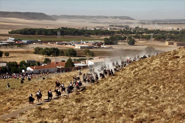 Fotos: Encierro mixto campo a través en las fiestas patronales de Portillo