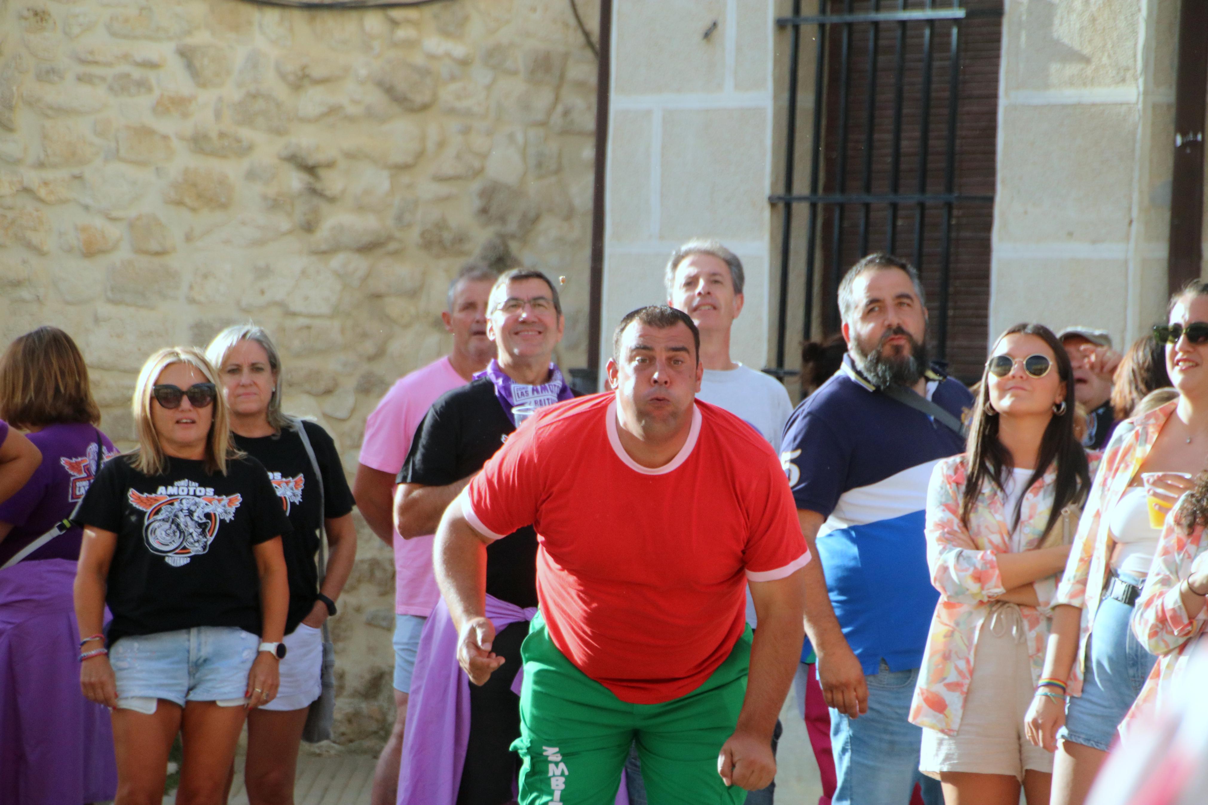 Las peñas protagonizan unas fiestas multitudinarias