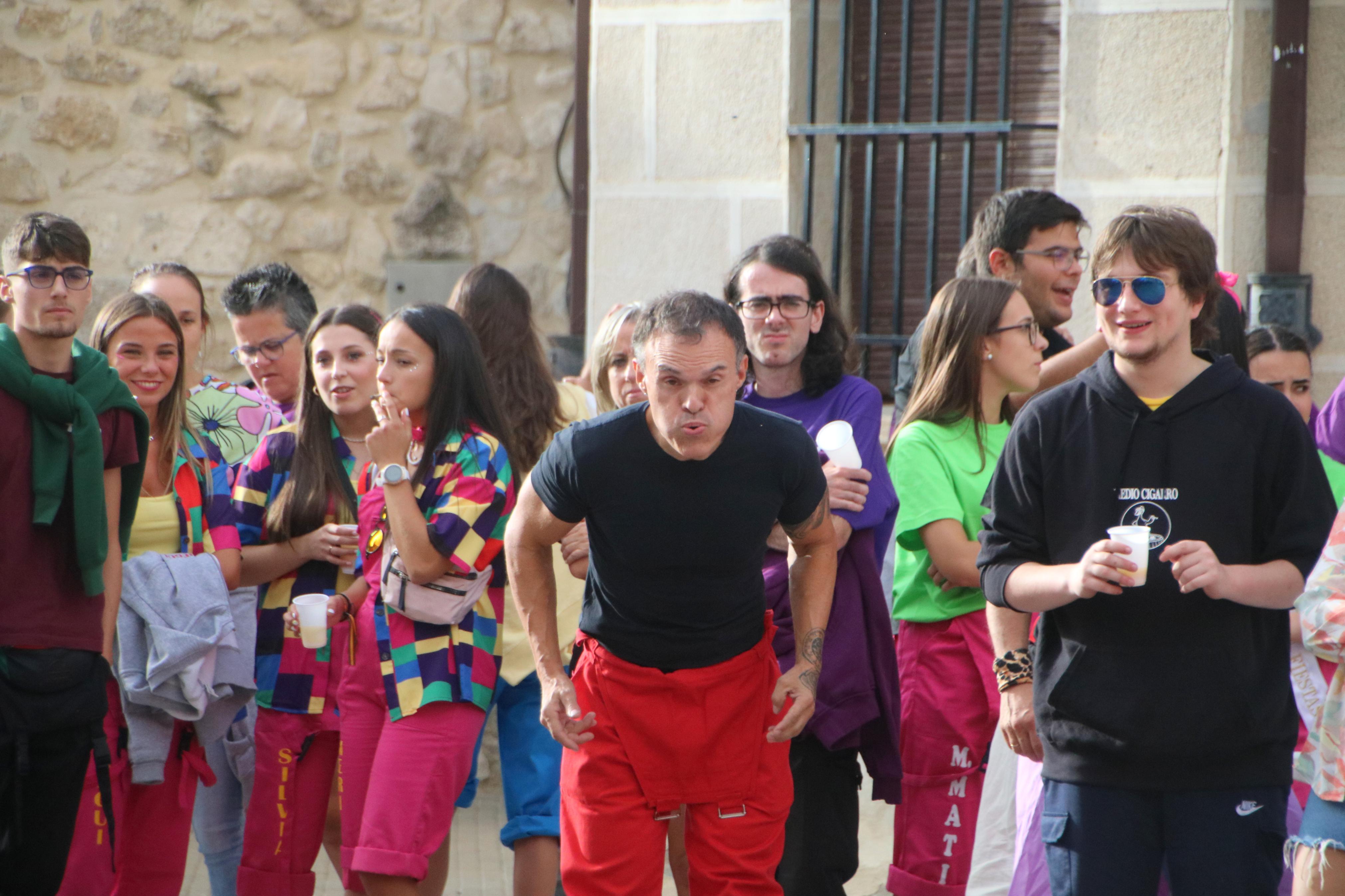 Las peñas protagonizan unas fiestas multitudinarias