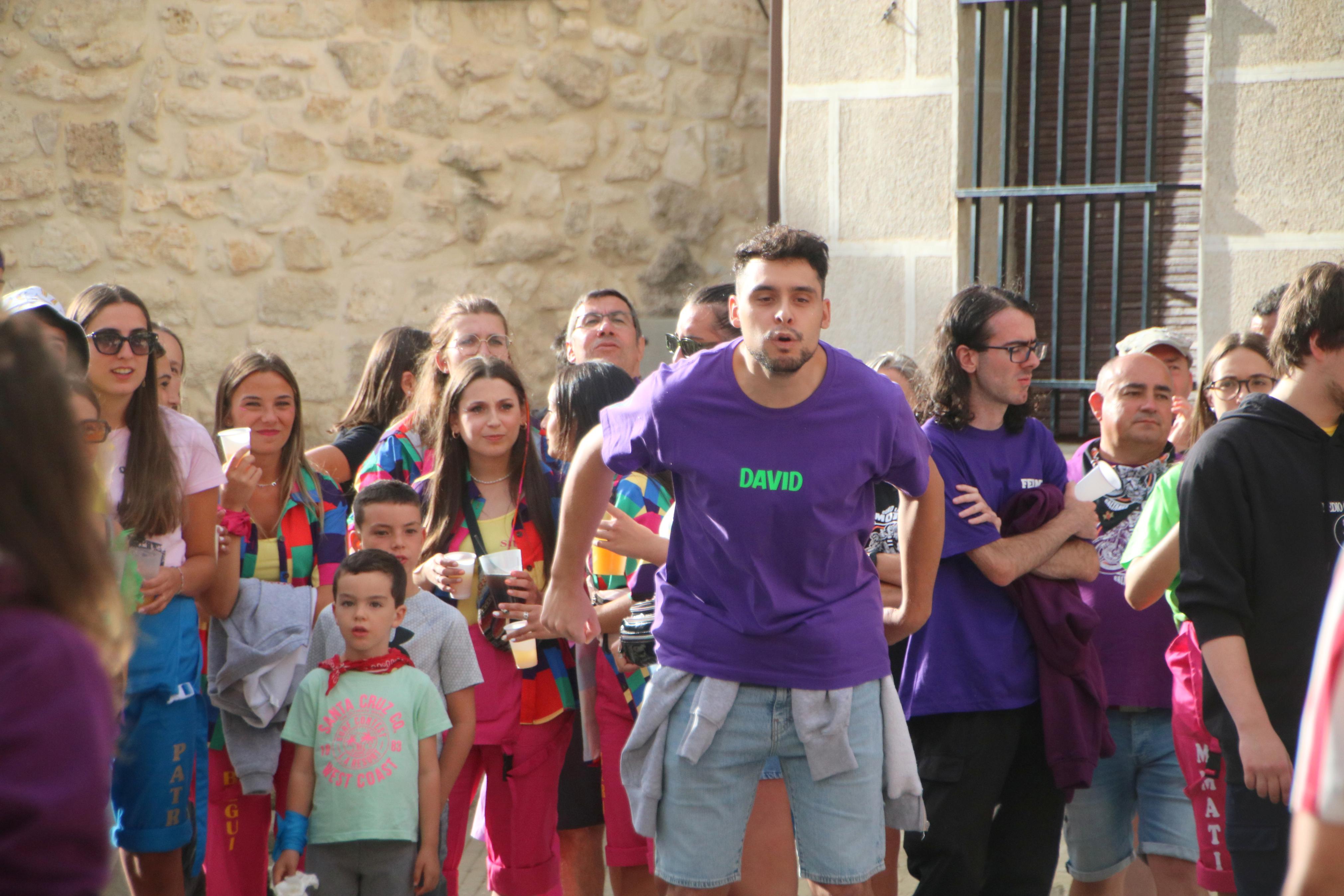 Las peñas protagonizan unas fiestas multitudinarias