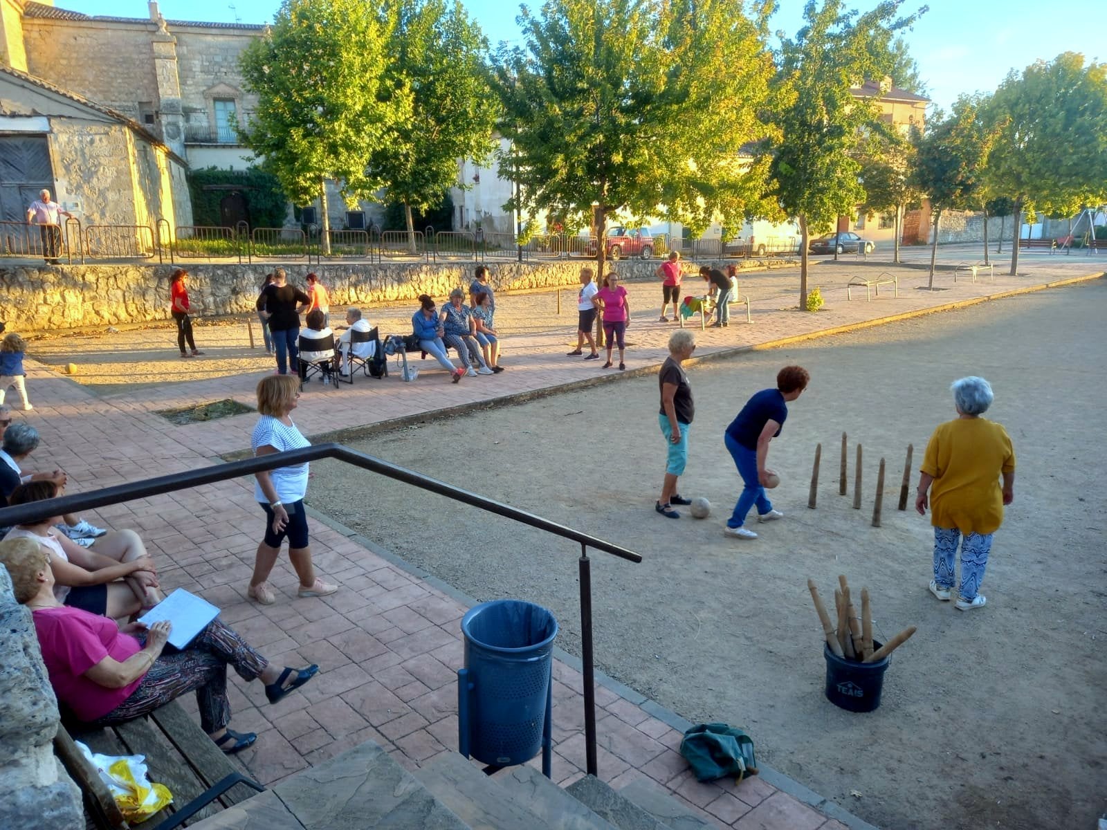 Las peñas protagonizan unas fiestas multitudinarias