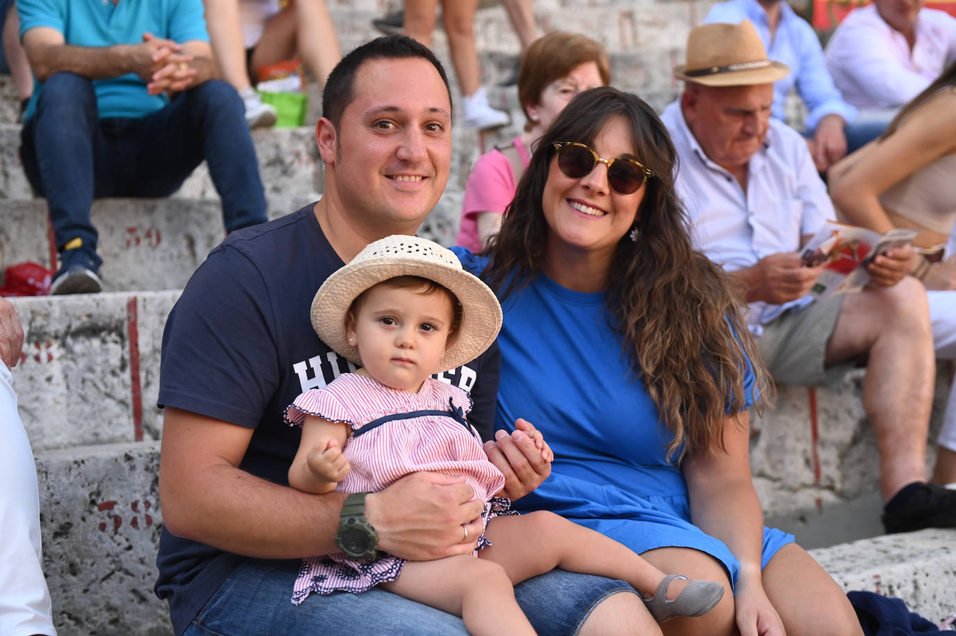 Fotos: Asistentes a la corrida de rejones de las Fiestas de Valladolid