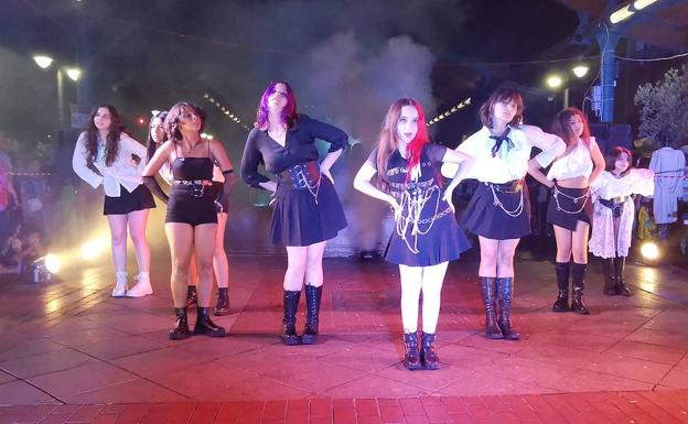 Alumnas de K-Pop de la escuela de baile Farah Diva