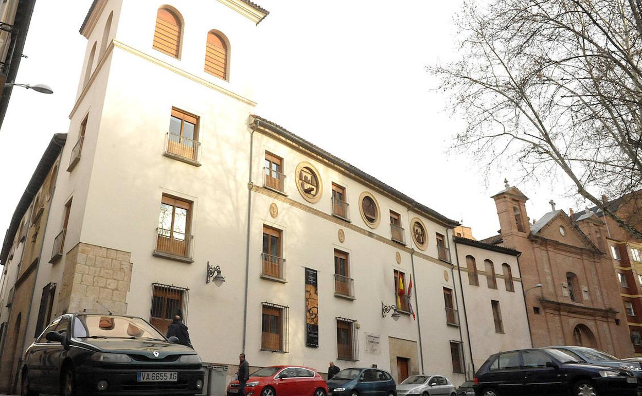 Palacio del Licenciado Butrón, sede del Archivo General de Castilla y León, situado en la plaza de las Brígidas. 