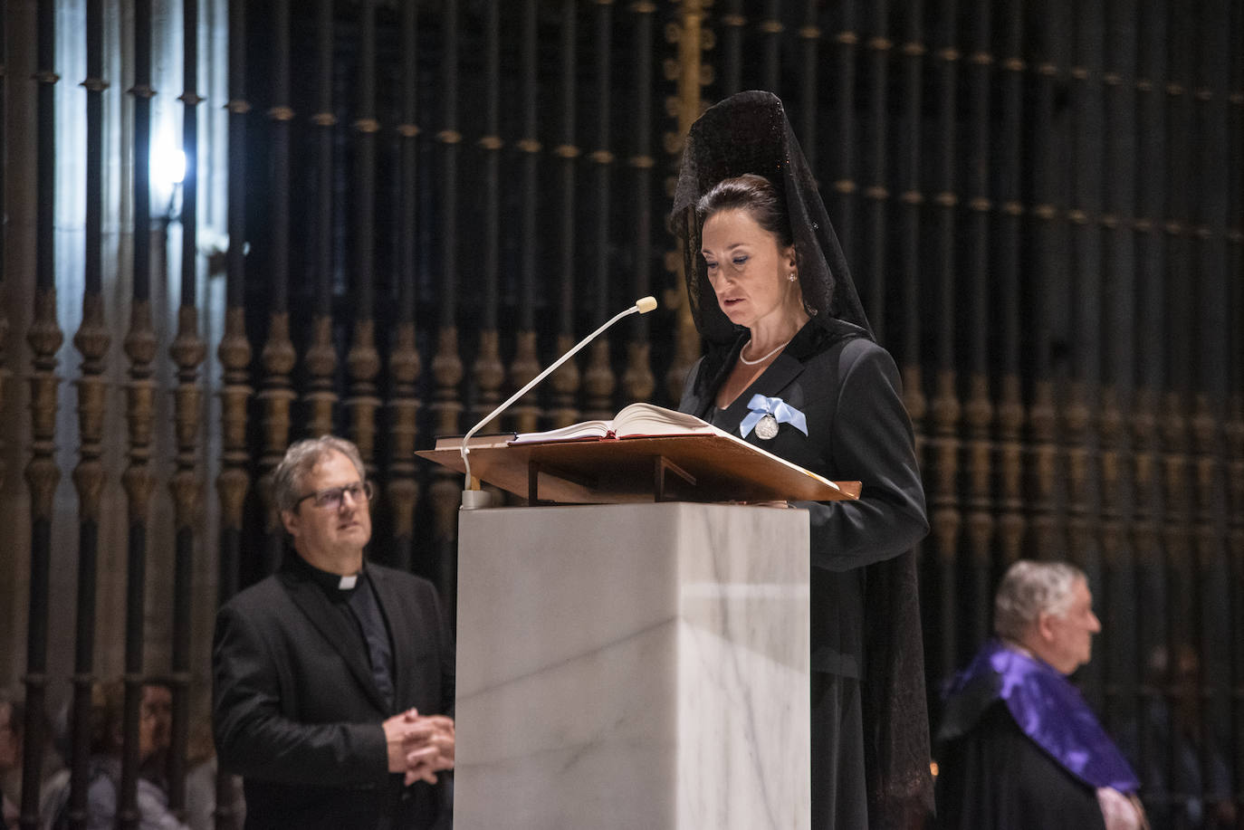 Subida de la patrona de la ciudad a la Catedral de Segovia.