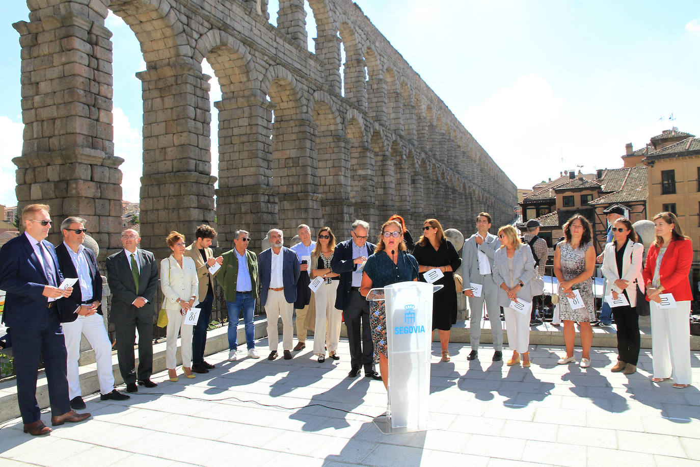 Ovejas este viernes por la mañana en la plaza del Azoguejo.