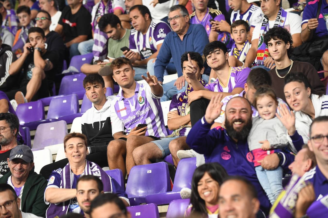 Fotos: Búscate en las fotos de la grada del Real Valladolid-Cádiz (1/4)