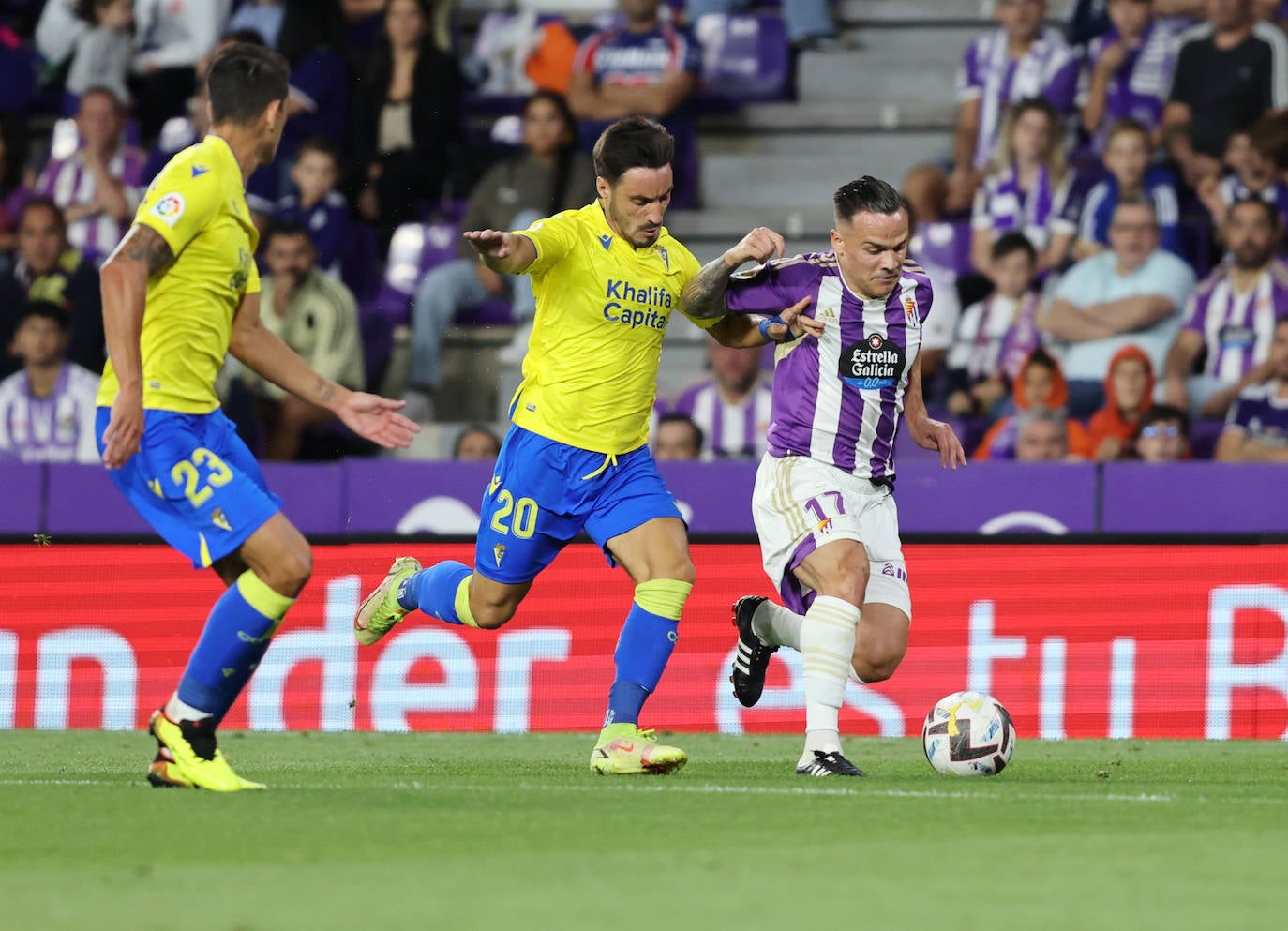 El Real Valladolid cae en casa ante el Cádiz (0-1).