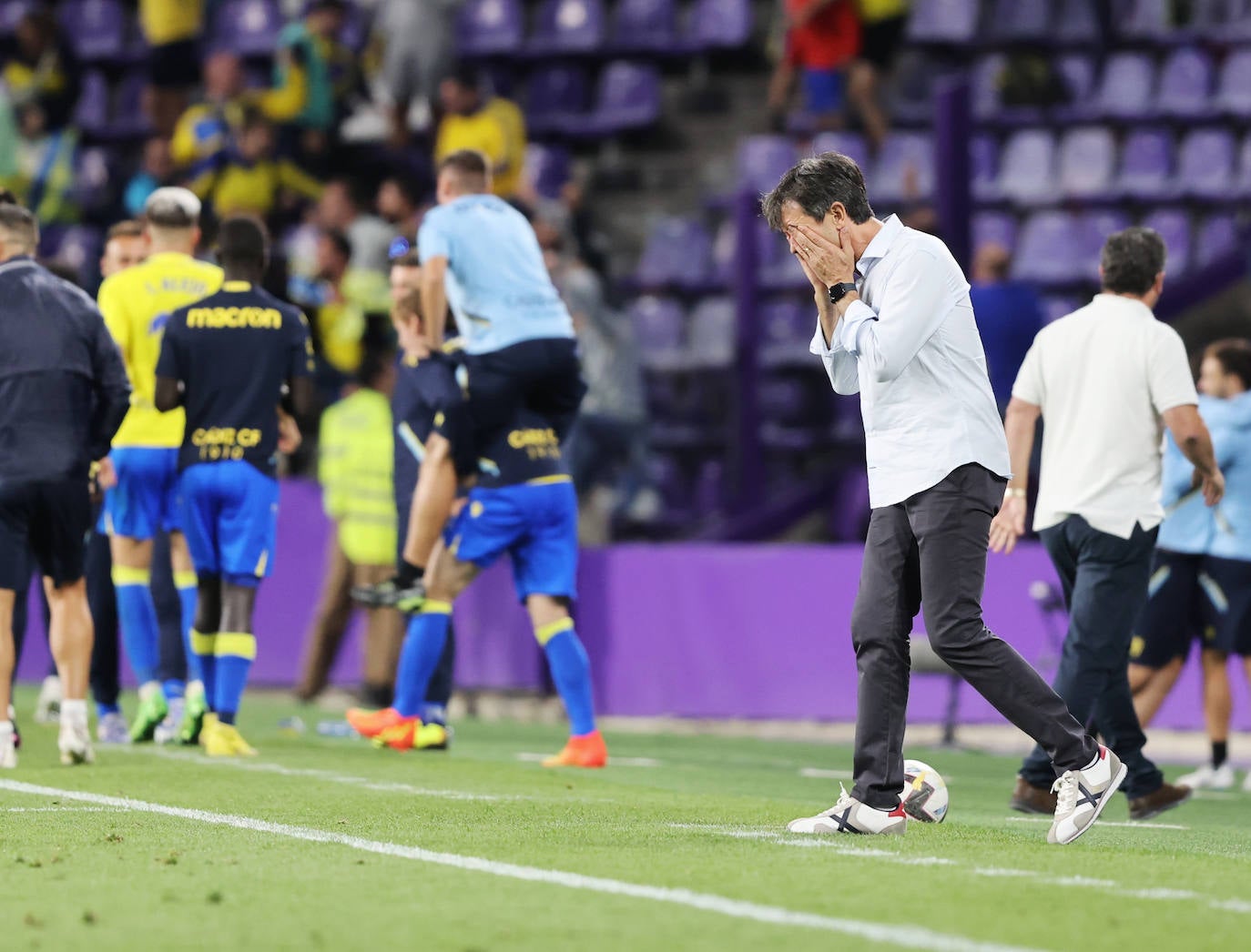 El Real Valladolid cae en casa ante el Cádiz (0-1).