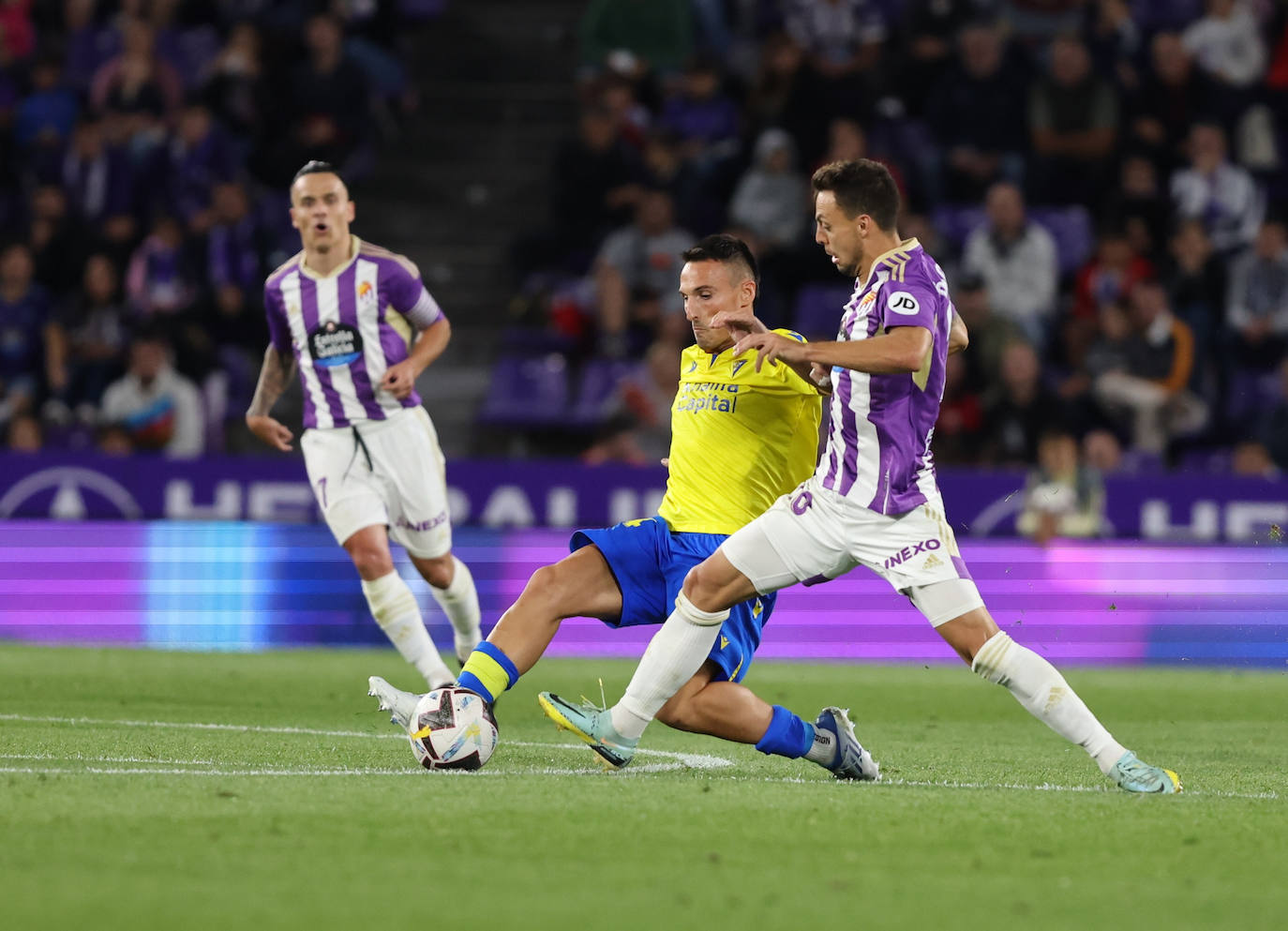 El Real Valladolid cae en casa ante el Cádiz (0-1).