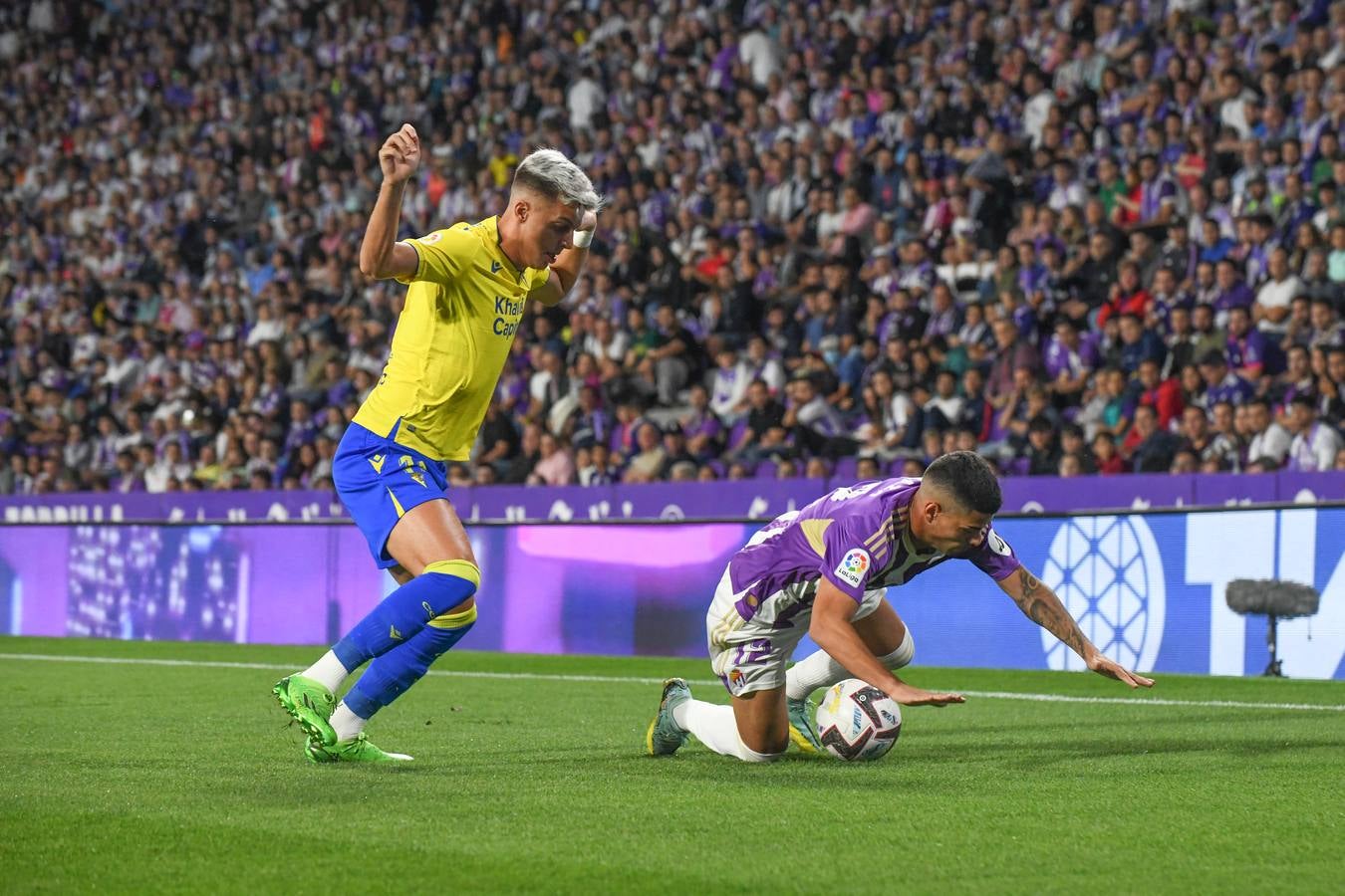 Fotos: Derrota del Real Valladolid ante el Cádiz (1/3)