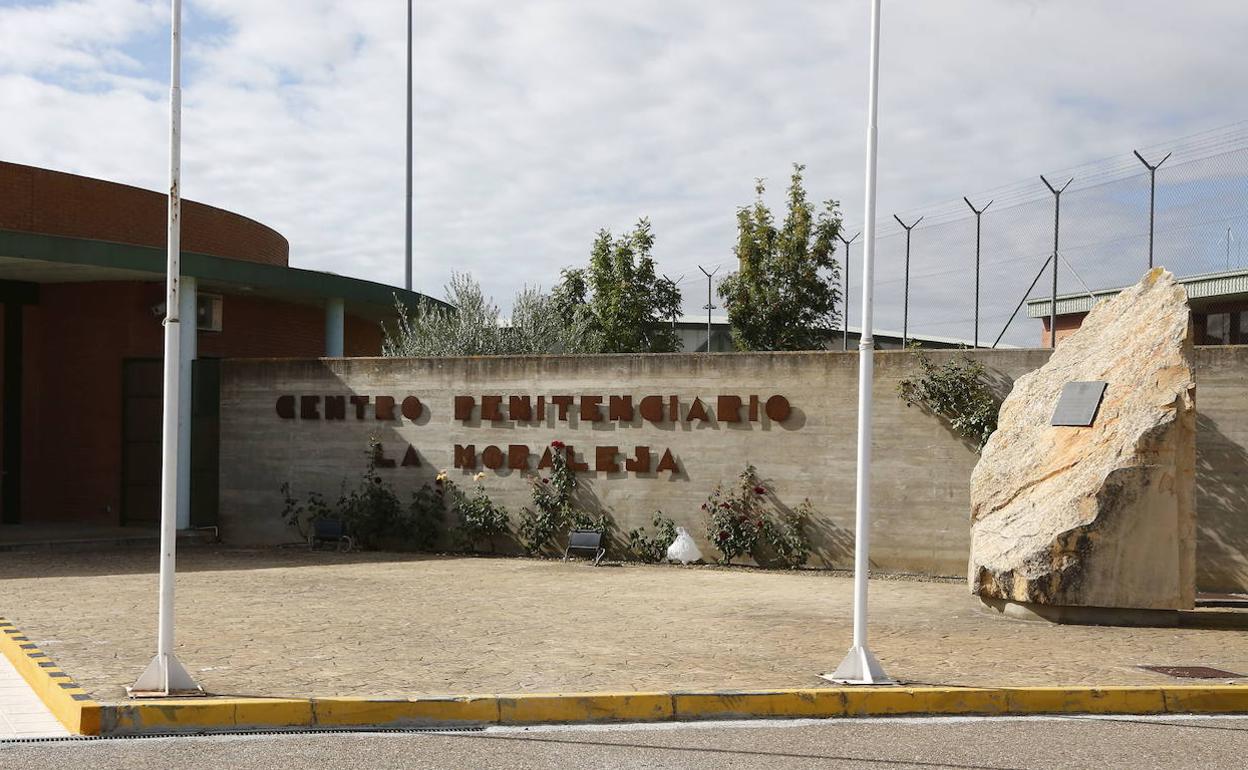 Palencia: Condenados dos presos por apuñalar e intentar robar a otro en la cárcel de Dueñas
