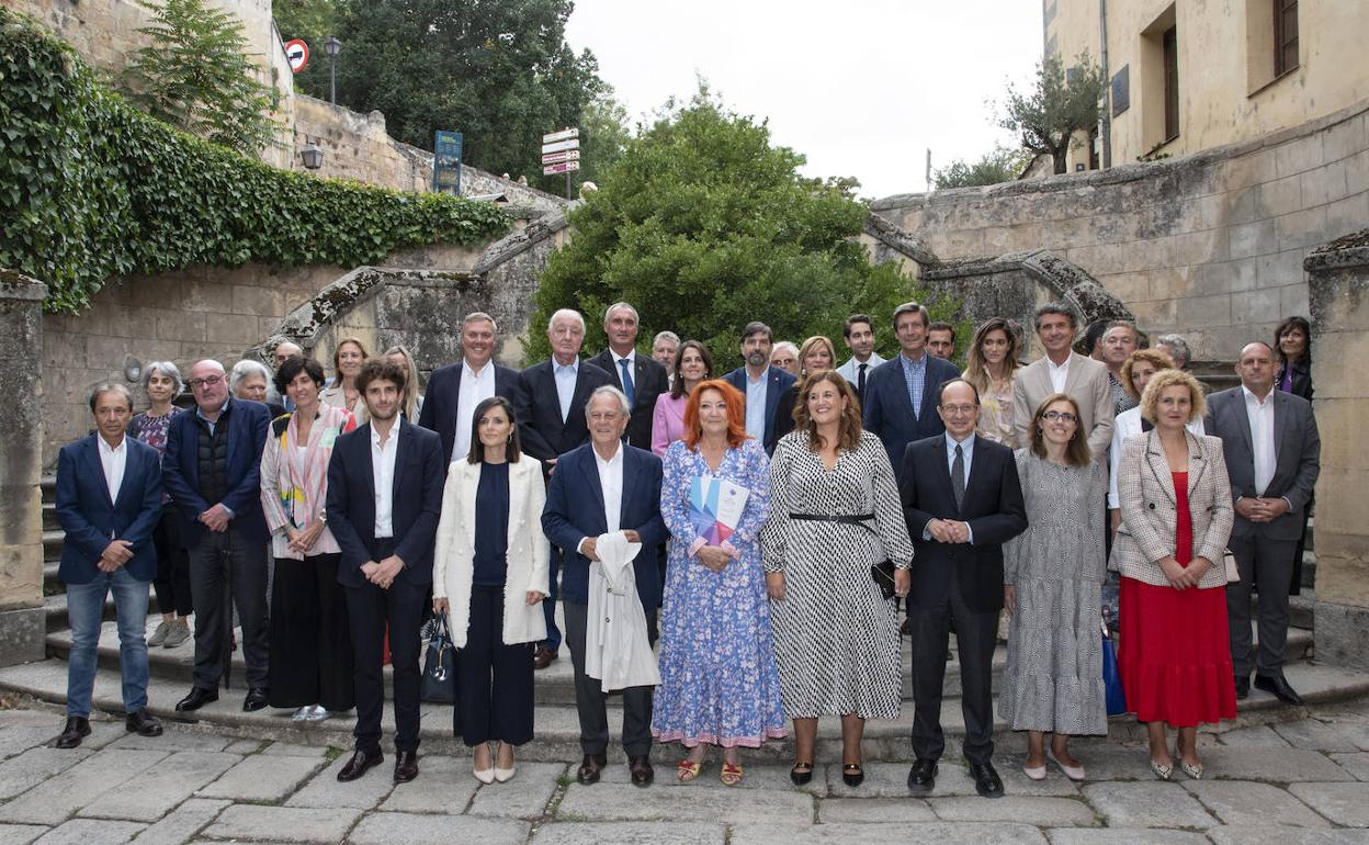Autoridades políticas, culturales y empresariales, en la inauguración del Hay Festival 2022, celebrada en IEUniversity.