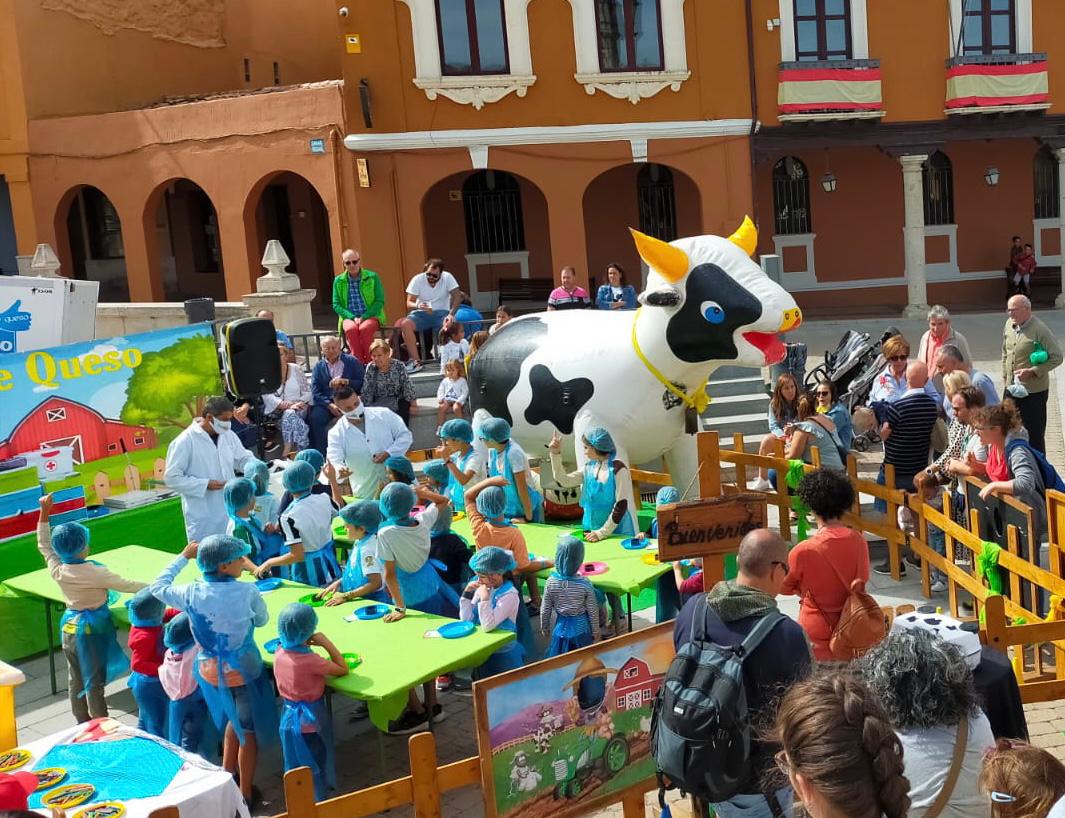 Fotos: XI edición del Mercado de Quesos de Villalón de Campos