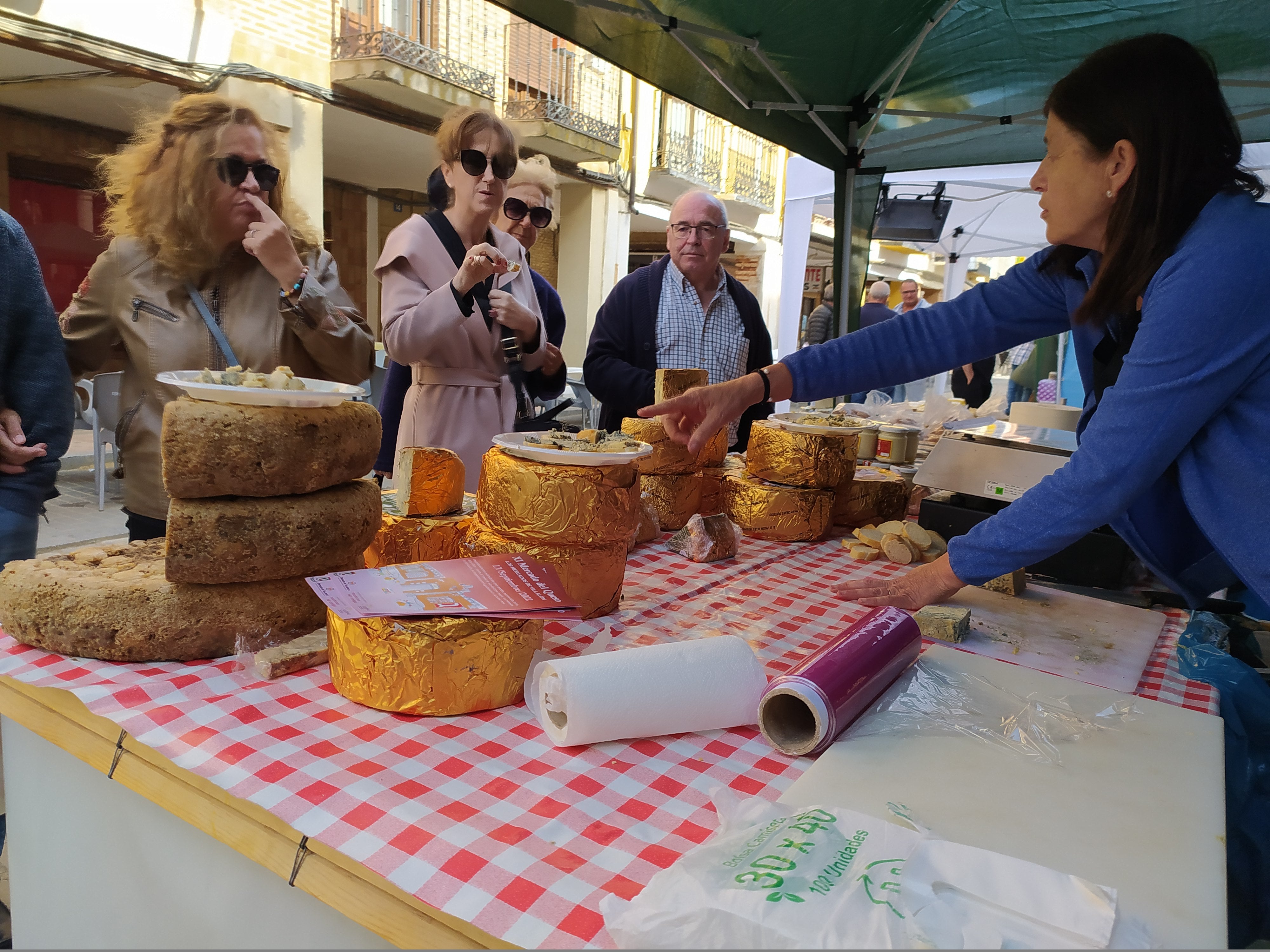 Fotos: XI edición del Mercado de Quesos de Villalón de Campos