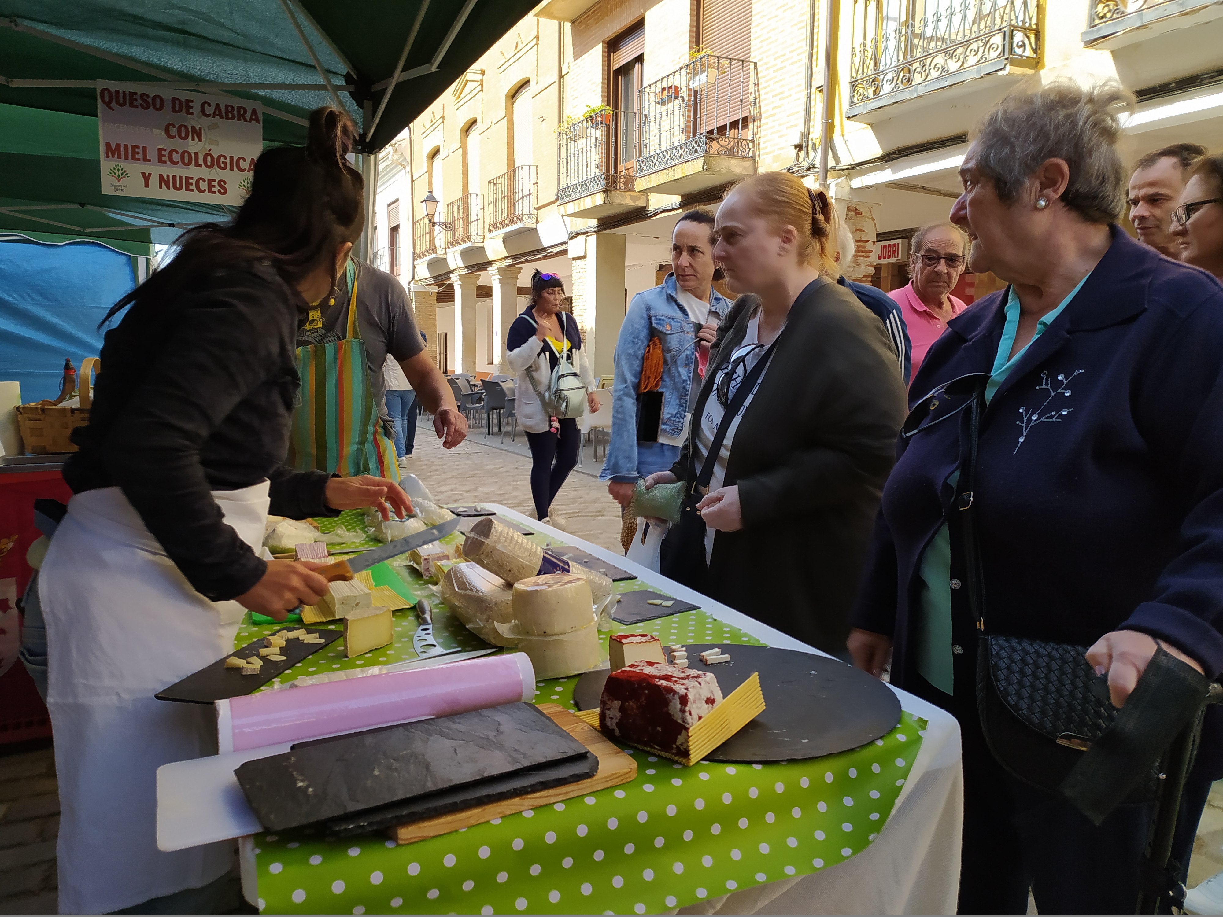 Fotos: XI edición del Mercado de Quesos de Villalón de Campos