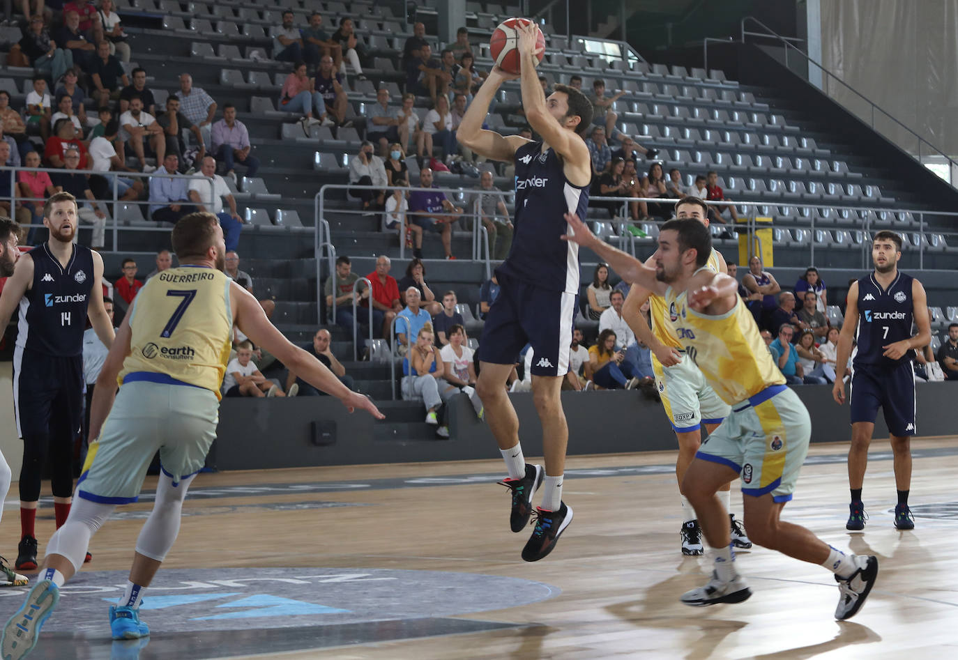 Los de Pedro Rivero se imponen con solvencia a los lusos en el tercer partido de la pretemporada.