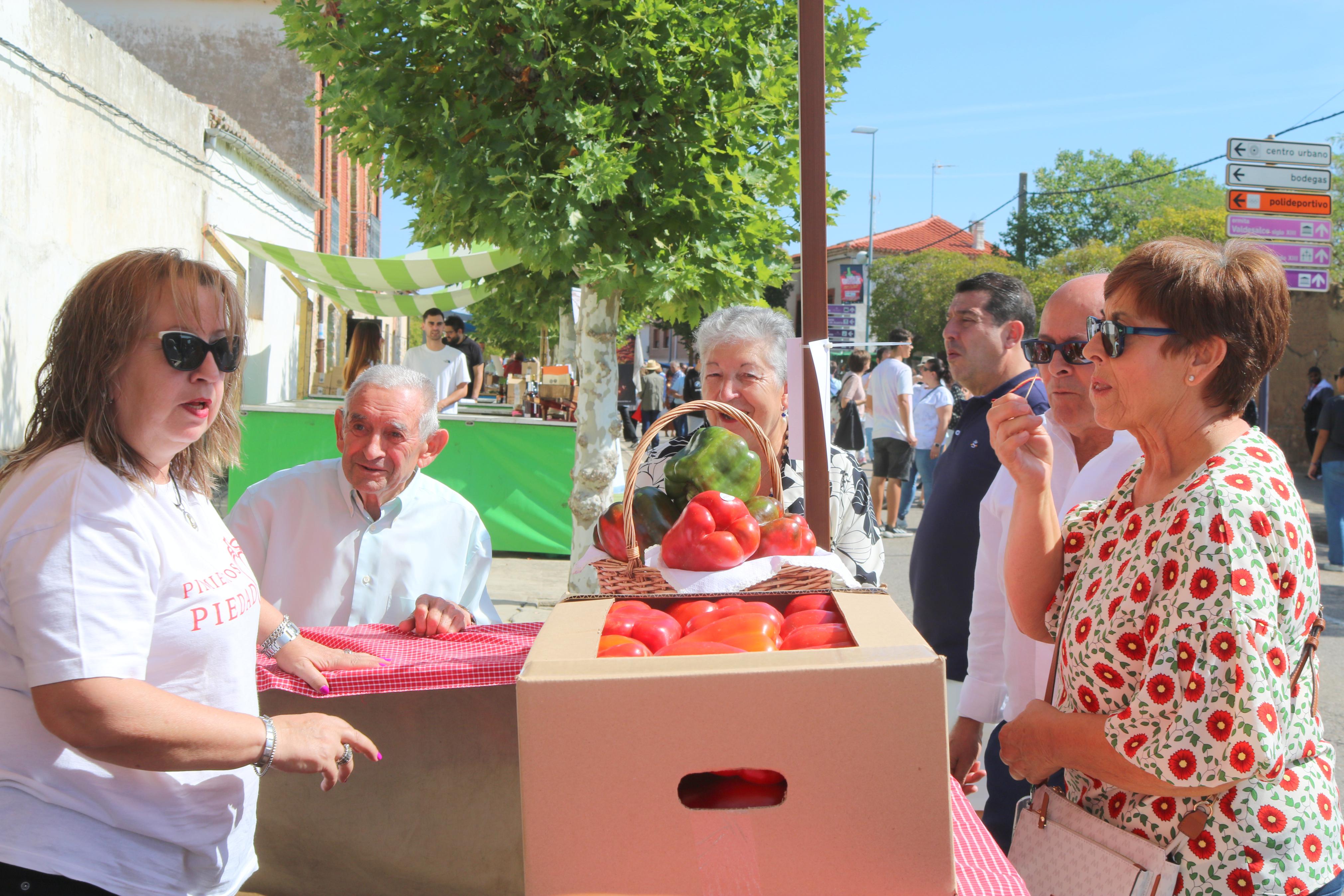 La Feria del Pimiento congregó a numeroso público durante toda la jornada