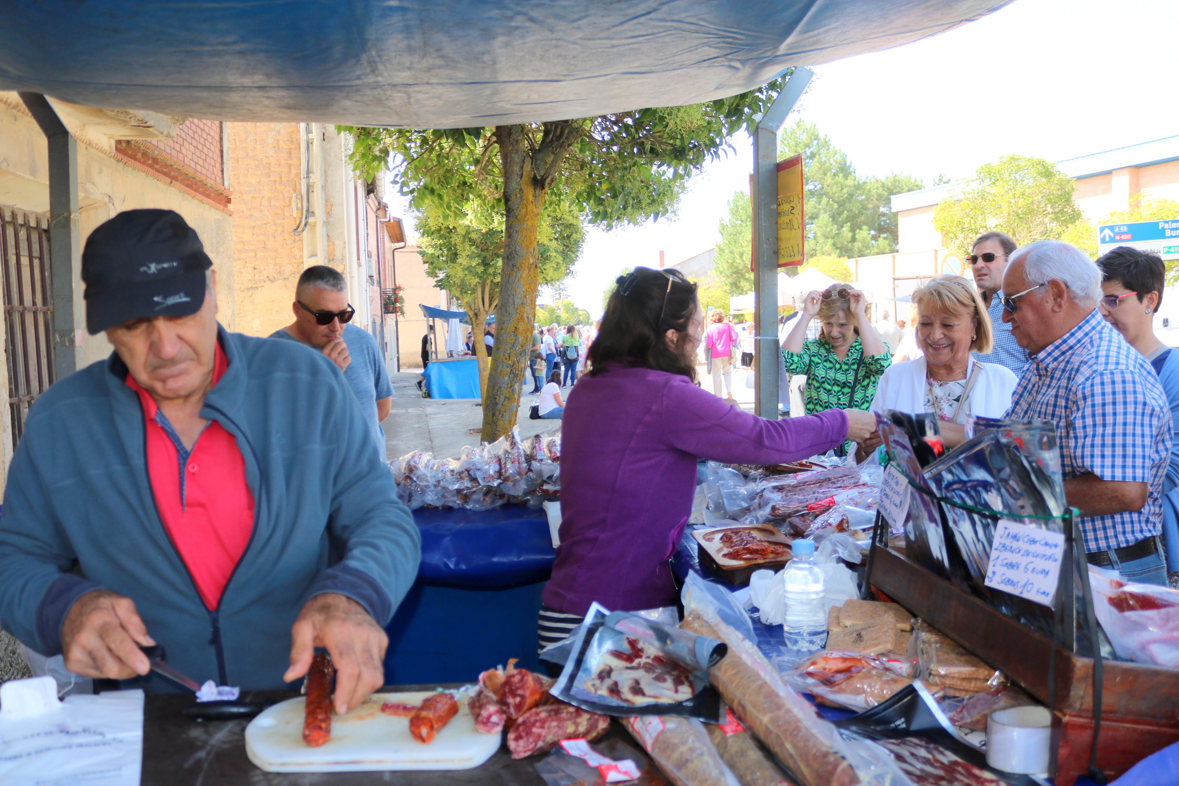La Feria del Pimiento congregó a numeroso público durante toda la jornada