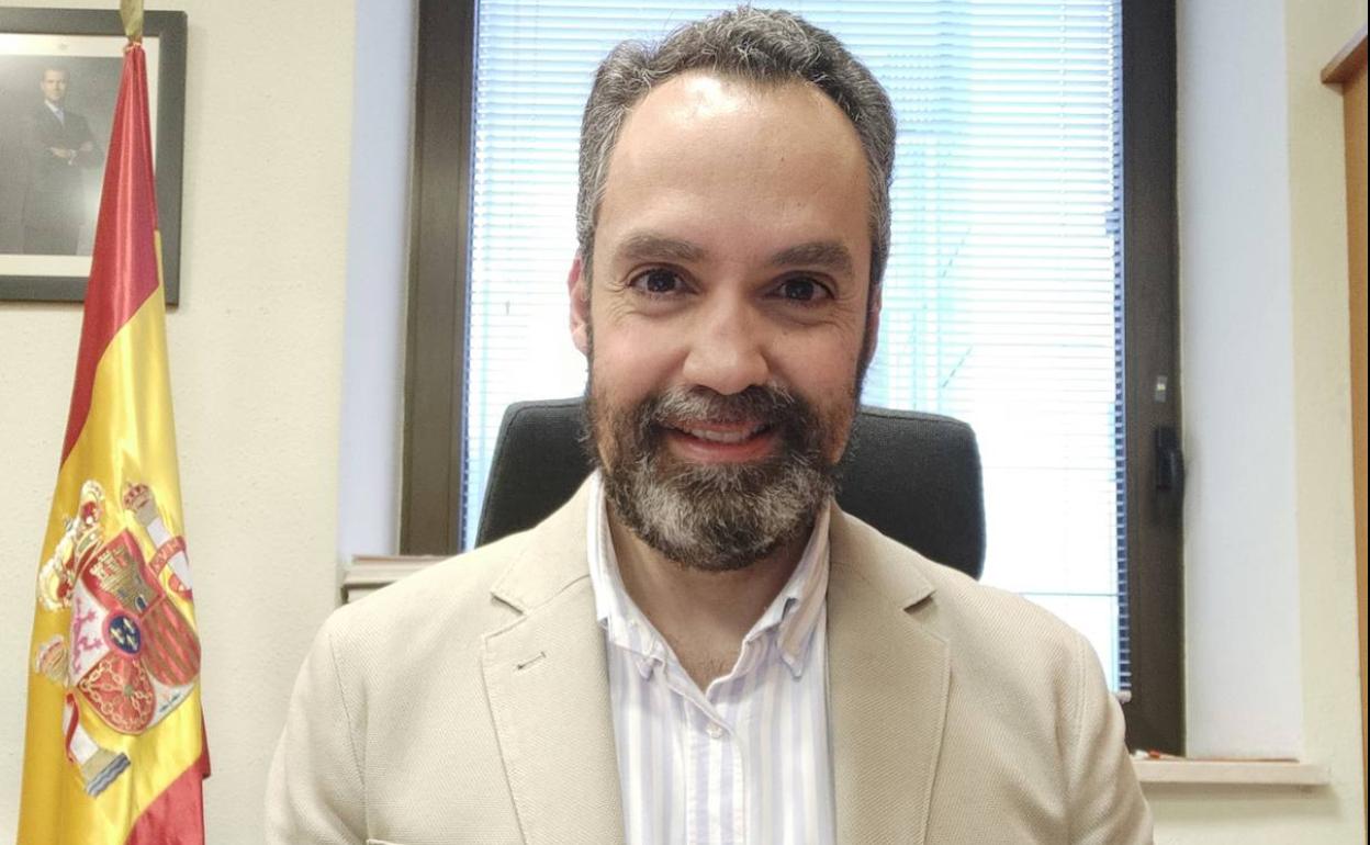 El juez decano Óscar Hernáiz, en su despacho de los juzgados de Ponferrado. 