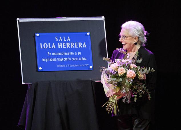 Fotos: Lola Herrera inaugura la sala cultural que lleva su nombre en el colegio Teresianas