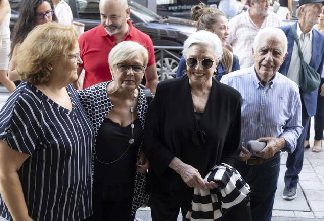 Fotos: Lola Herrera inaugura la sala cultural que lleva su nombre en el colegio Teresianas