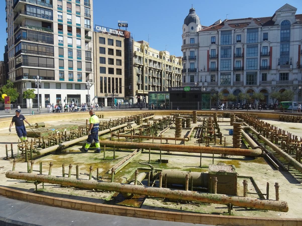 Fotos: Obras de remodelación de la fuente de la plaza de Zorrilla de Valladolid