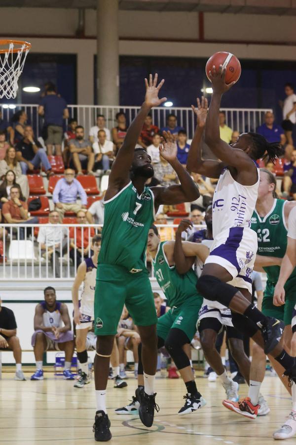 Fotos: Galería de imágenes entre el UEMC Real Valladolid y Cáceres Ciudad del Baloncesto