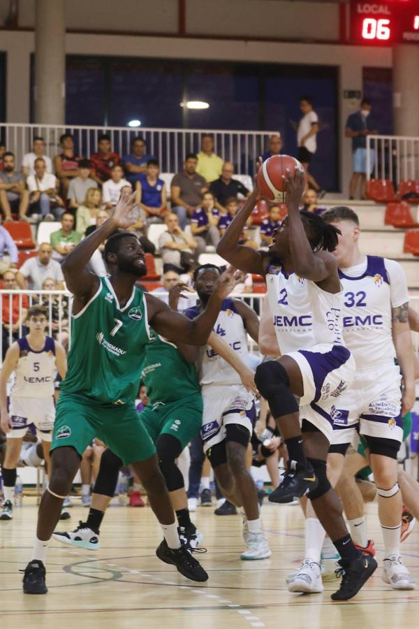 Fotos: Galería de imágenes entre el UEMC Real Valladolid y Cáceres Ciudad del Baloncesto