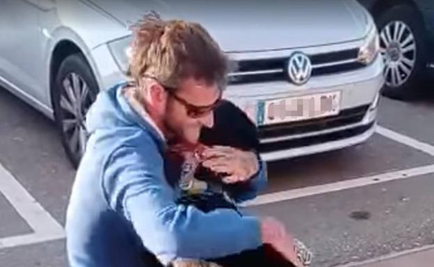 Aparece en Valladolid un perro desaparecido en una gasolinera de Álava hace 51 días