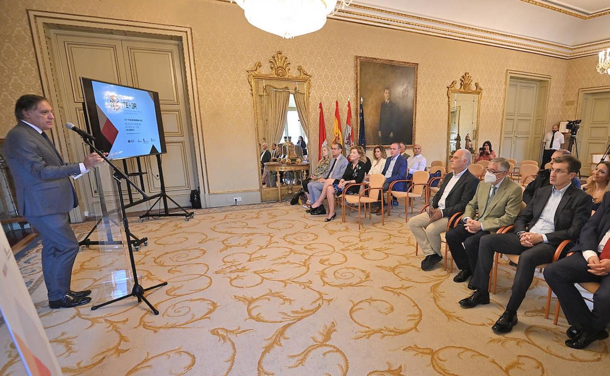 El alcalde, durante la presentación del congreso.