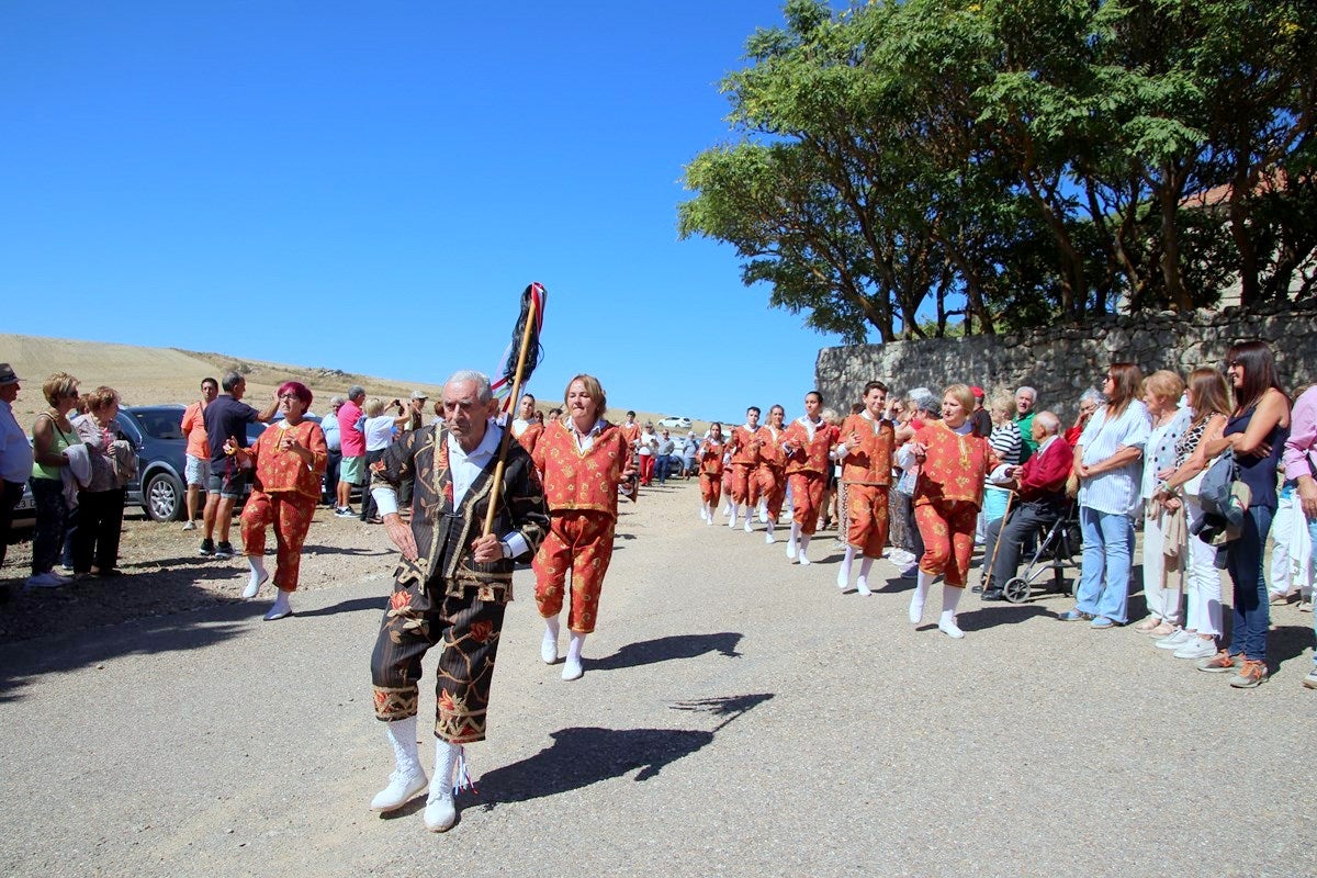 Torquemada se vuelca con la Virgen de Valdesalce en una romería multitudinaria