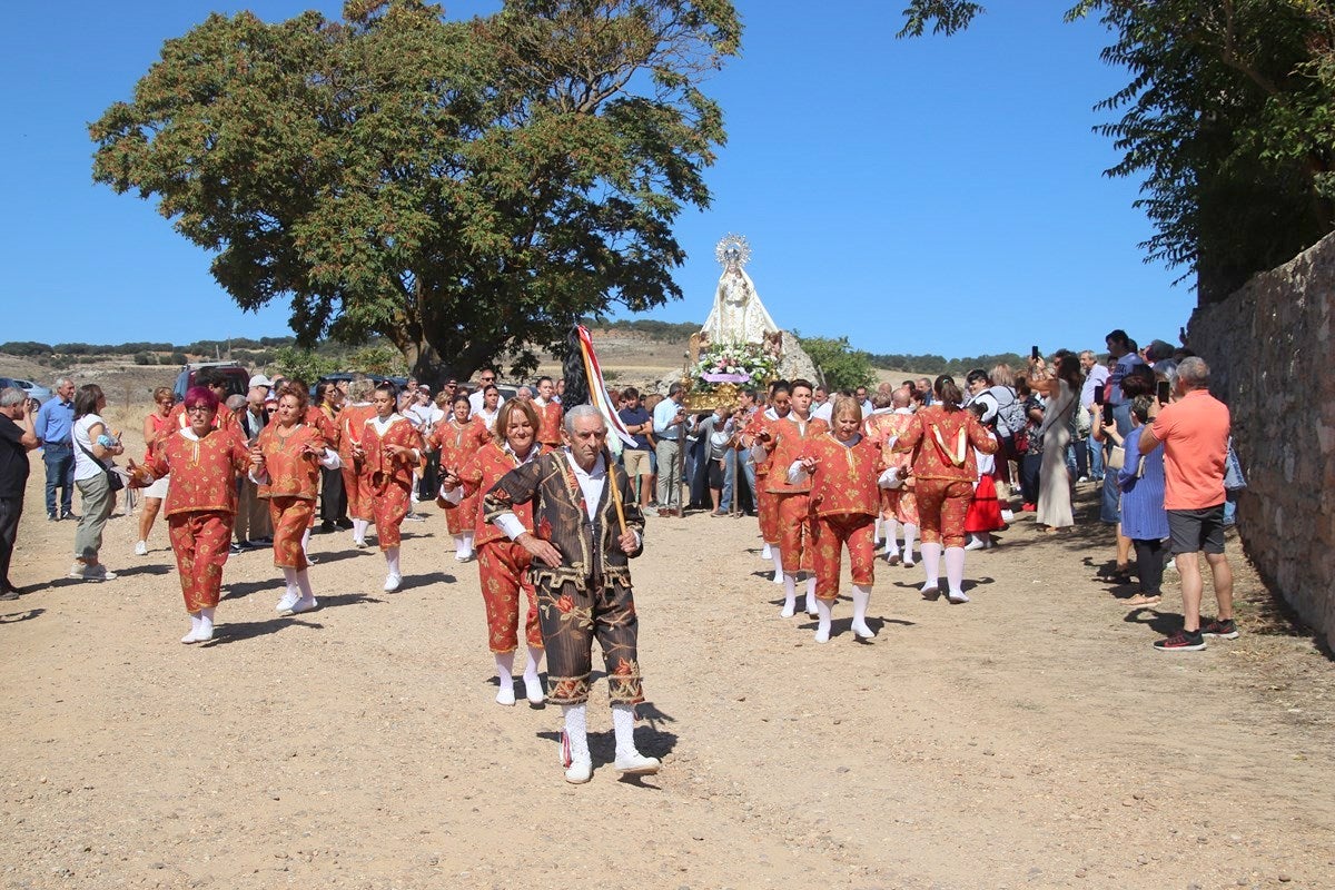 Torquemada se vuelca con la Virgen de Valdesalce en una romería multitudinaria