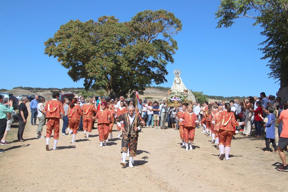 Torquemada se vuelca con la Virgen de Valdesalce en una romería multitudinaria