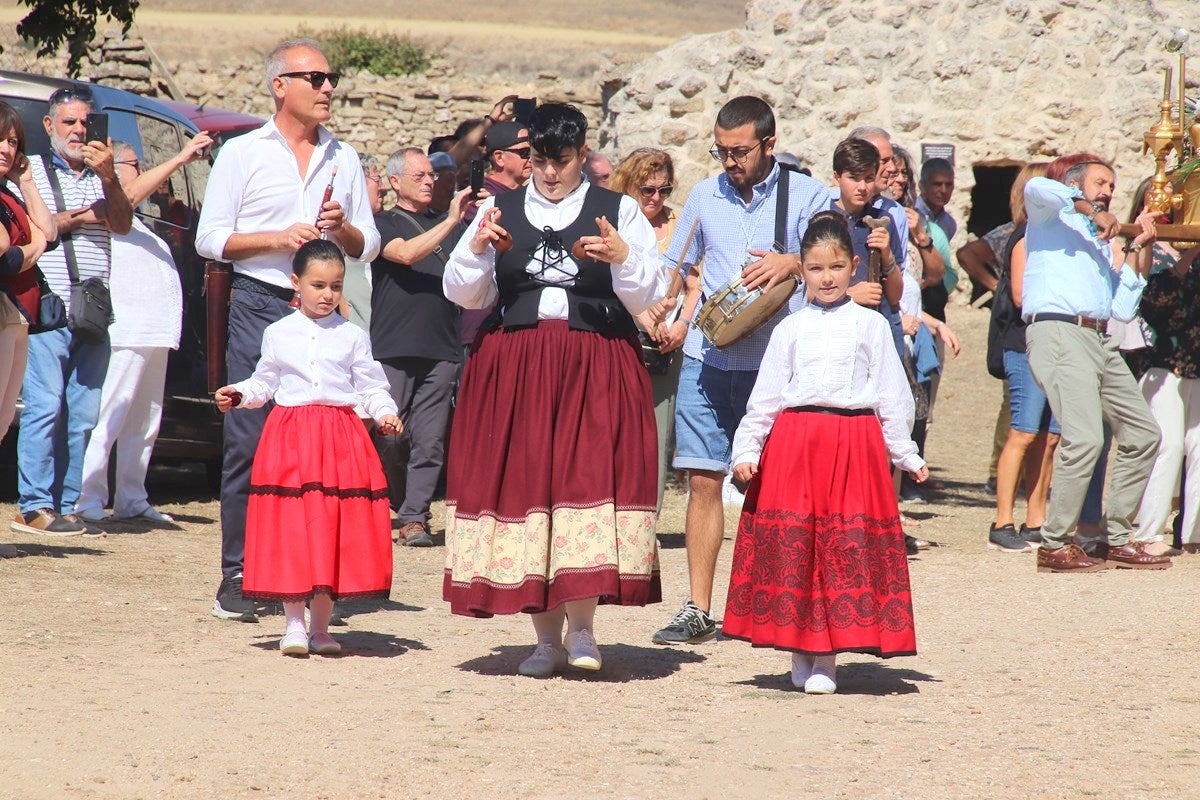 Torquemada se vuelca con la Virgen de Valdesalce en una romería multitudinaria