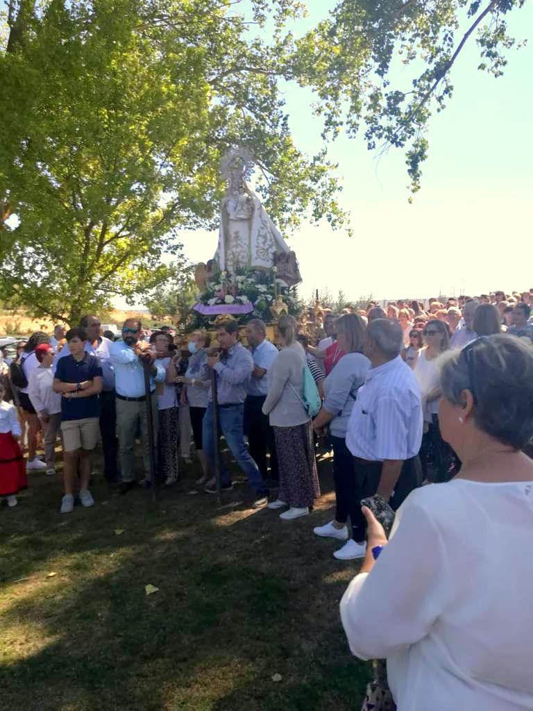 Torquemada se vuelca con la Virgen de Valdesalce en una romería multitudinaria