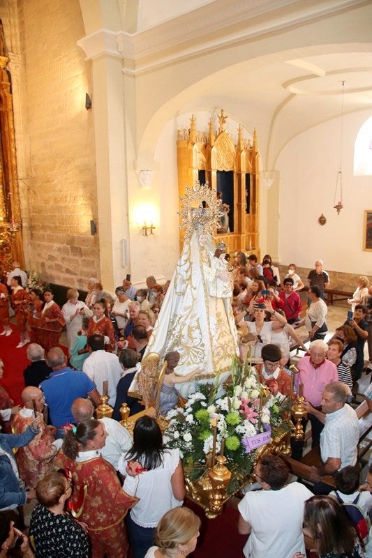 Torquemada se vuelca con la Virgen de Valdesalce en una romería multitudinaria