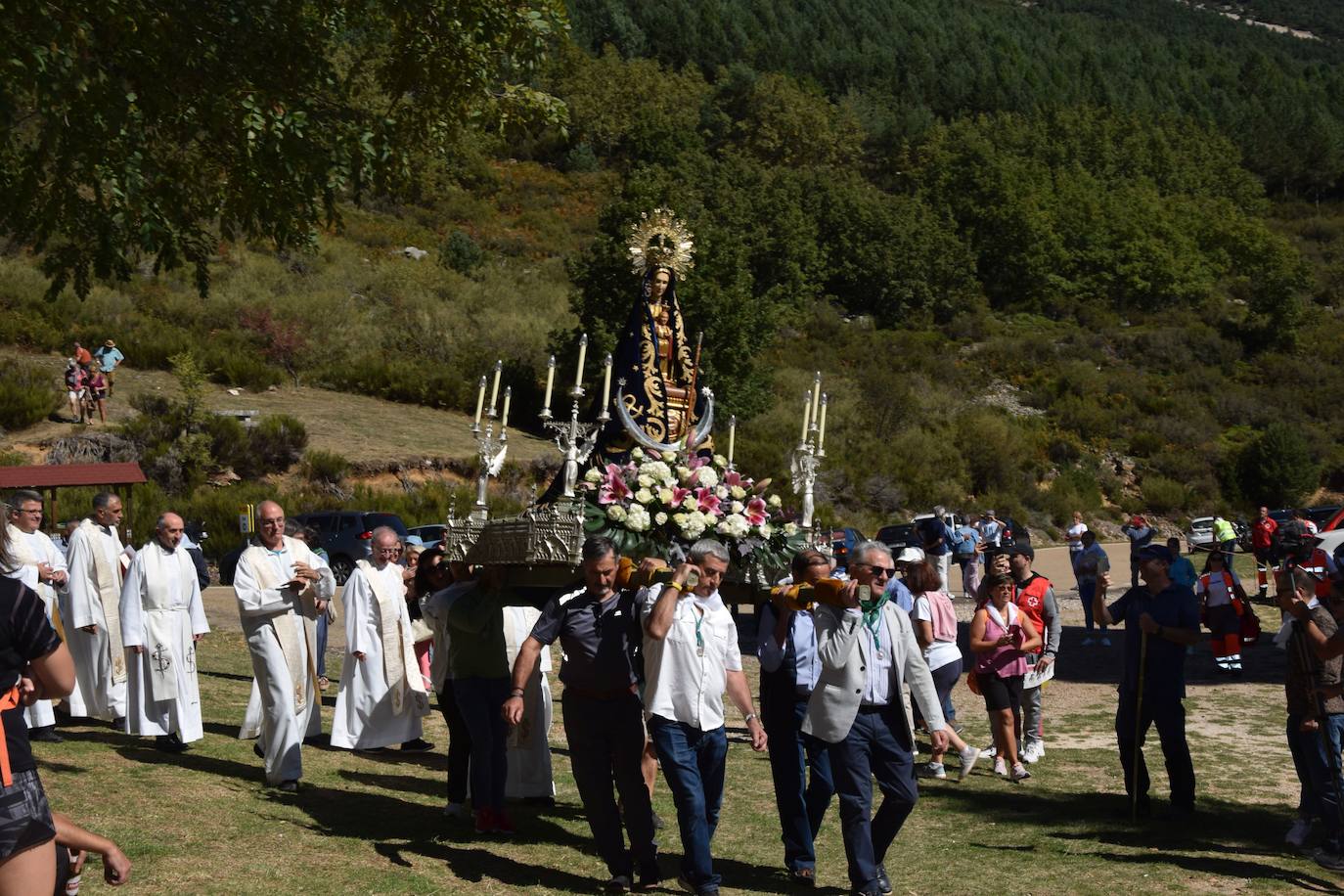 Fotos: Vuelve con fuerza la romería de la Virgen del Brezo