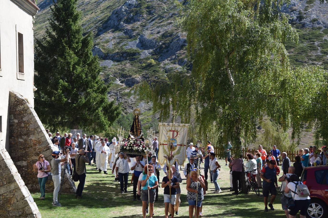 Fotos: Vuelve con fuerza la romería de la Virgen del Brezo