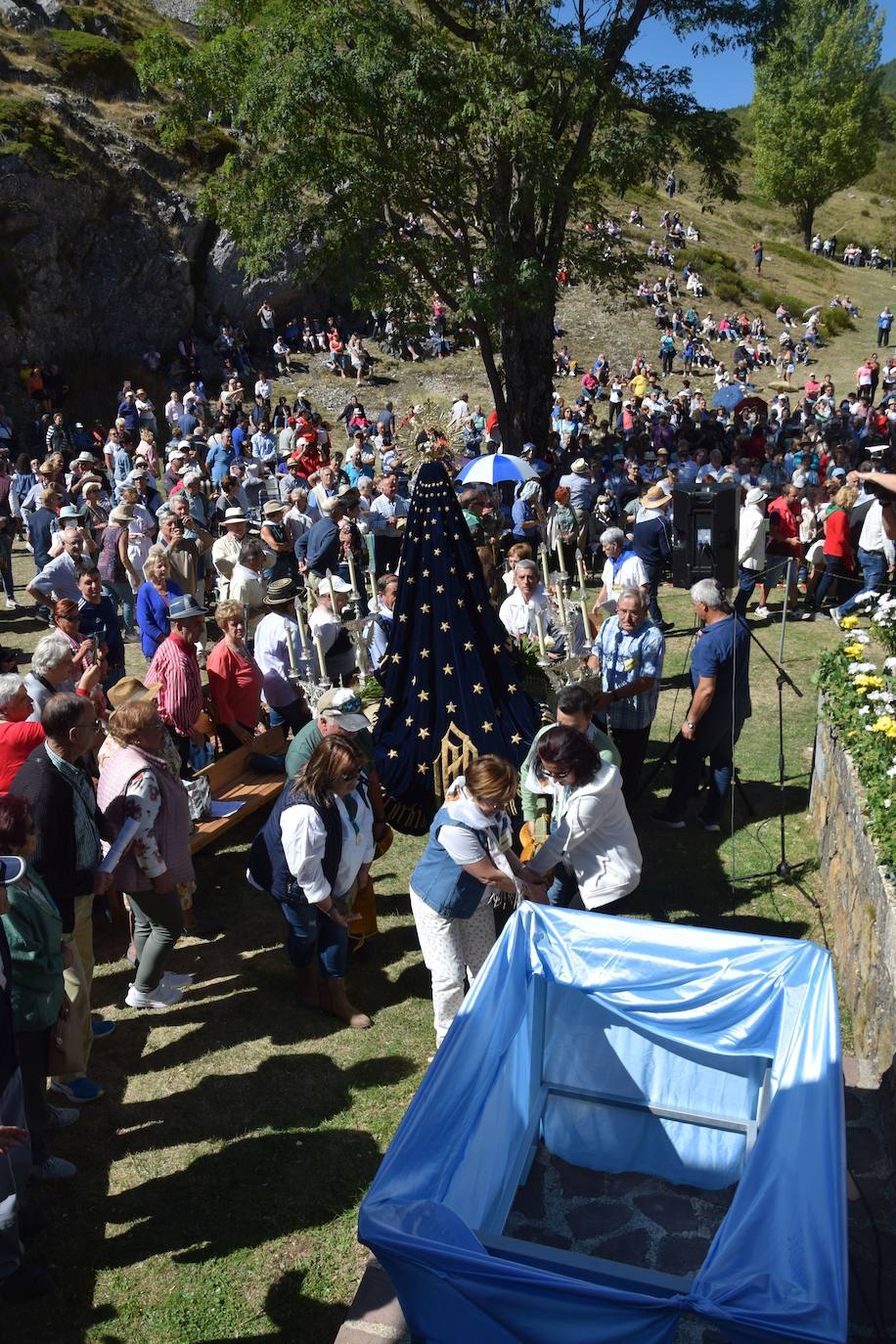 Fotos: Vuelve con fuerza la romería de la Virgen del Brezo