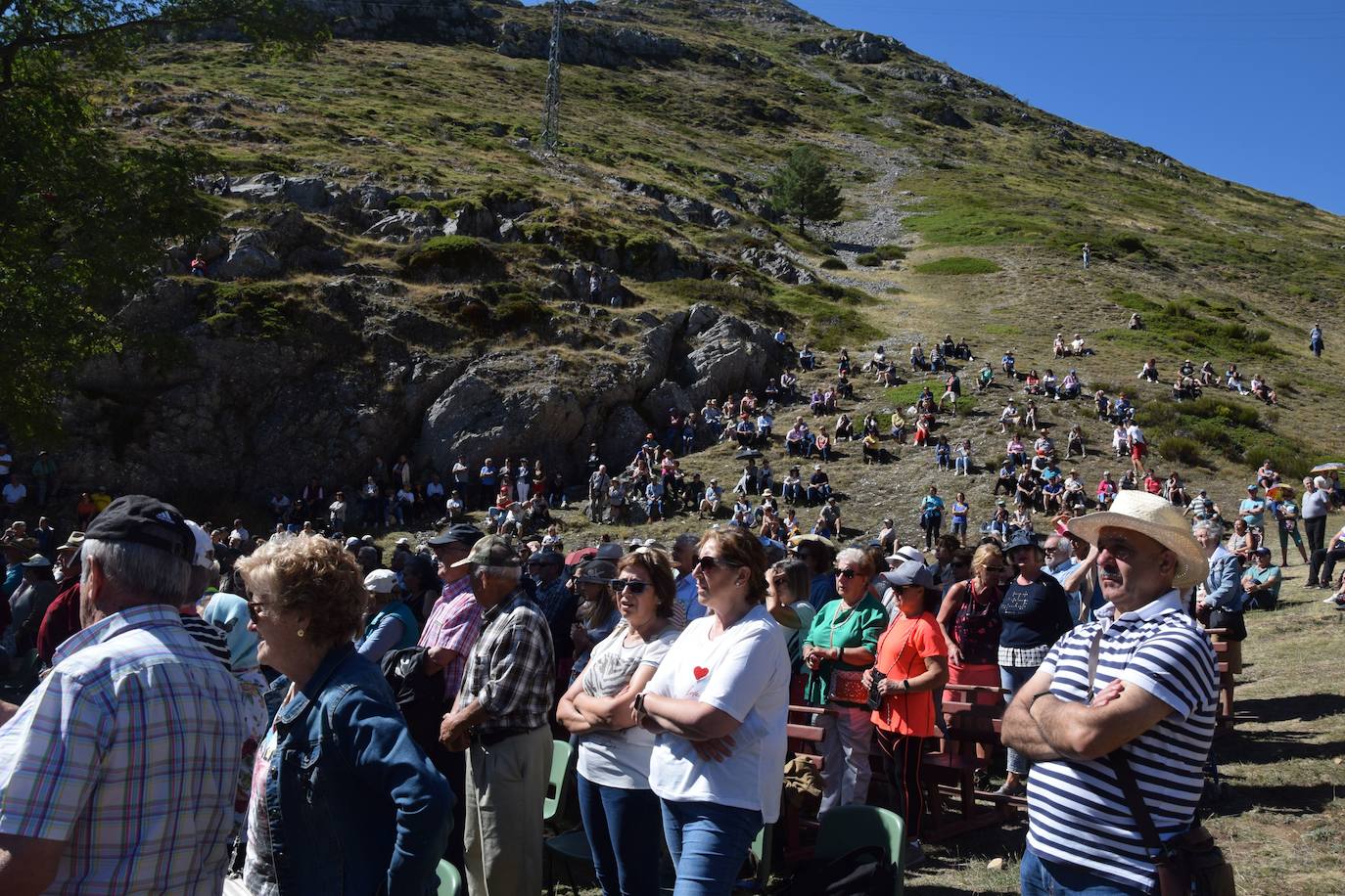 Fotos: Vuelve con fuerza la romería de la Virgen del Brezo