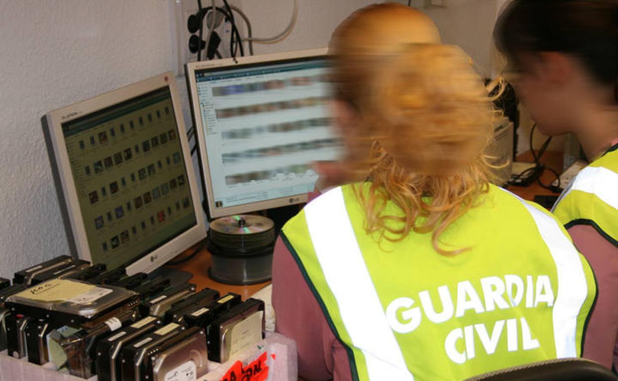 Detenido por causar daños de más de 5.000 euros al vehículo de su expareja en Cabezón de Pisuerga