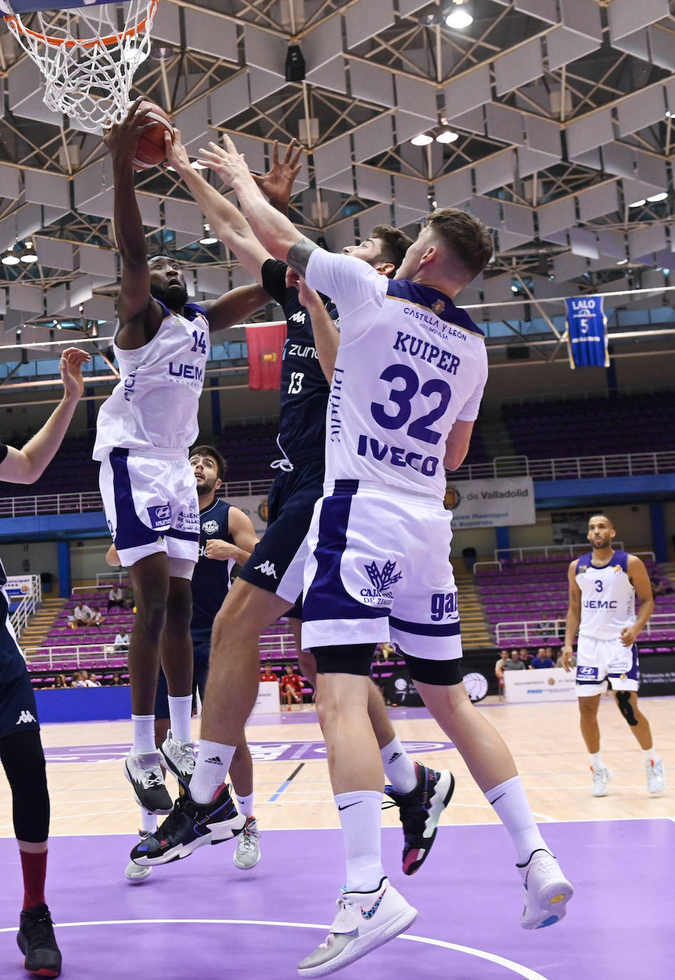 Fotos: El partido entre el Pucela Basket y el Zunder Palencia