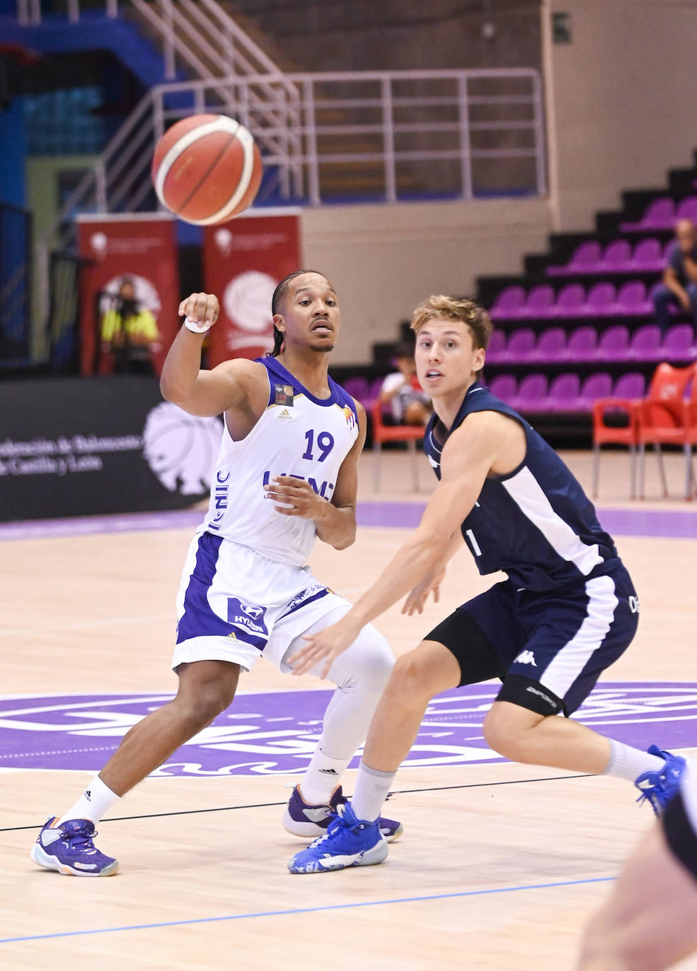 Fotos: El partido entre el Pucela Basket y el Zunder Palencia