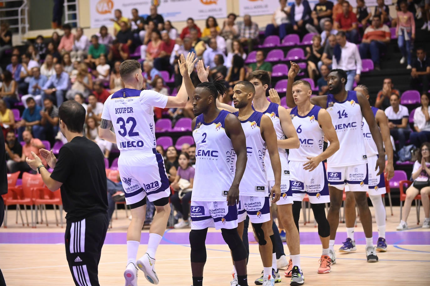 Fotos: El partido entre el Pucela Basket y el Zunder Palencia