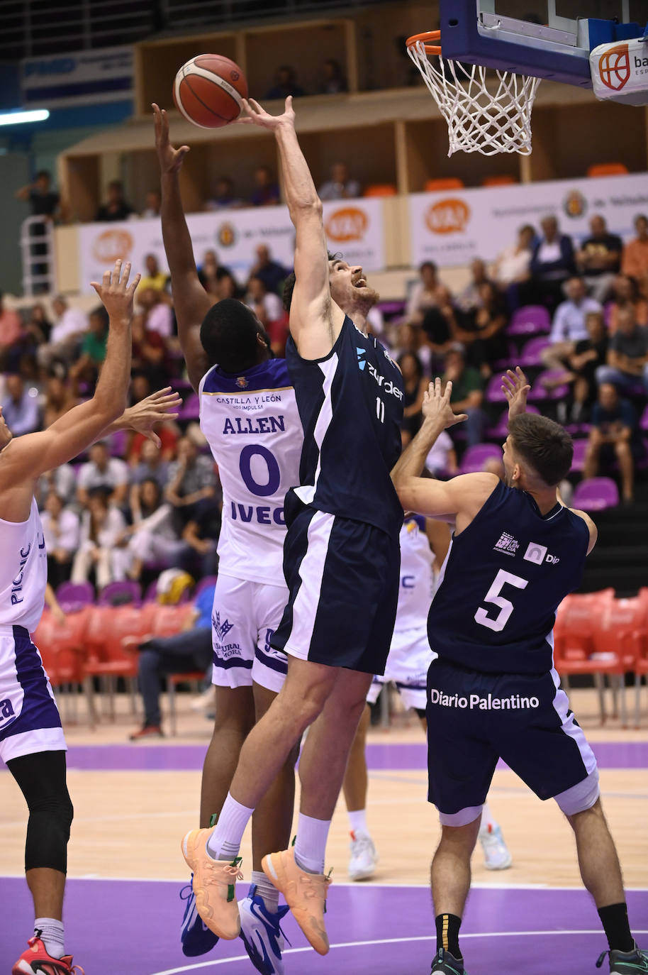 Fotos: El partido entre el Pucela Basket y el Zunder Palencia