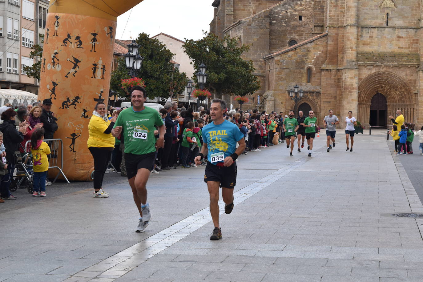 Fotos: Aguilar de Campoo se mueve contra el cáncer