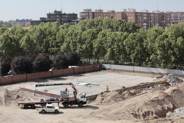 Fotos: Paisaje de grúas y excavadoras en el barrio de Viveros