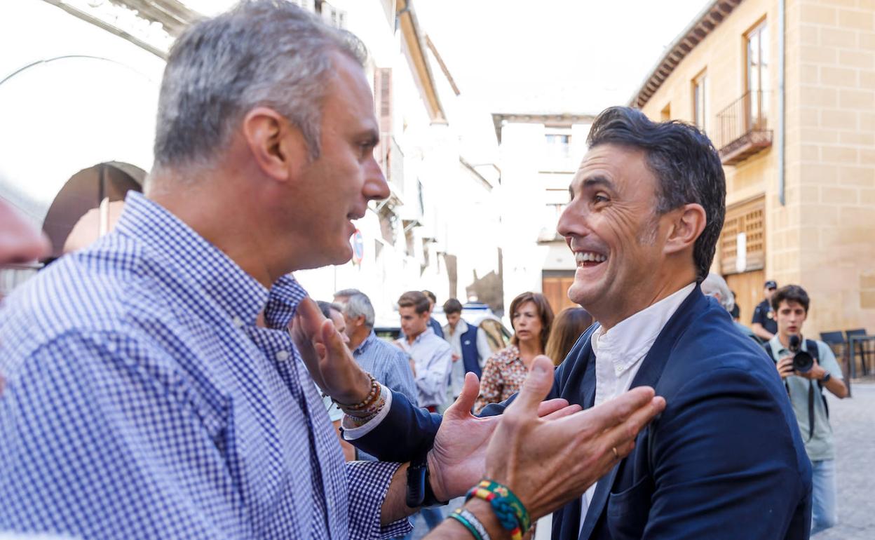 Javier Ortega Smith, junto al diputado provincial de Vox, Rodrigo Jiménez.