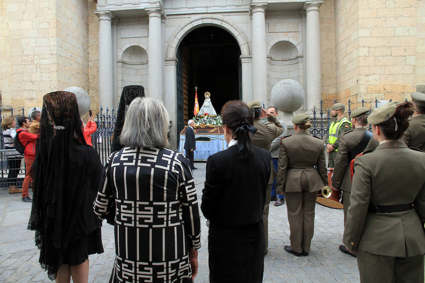 Bajada de la Virgen de la Fuencisla, desde la Catedral hasta su santuario.